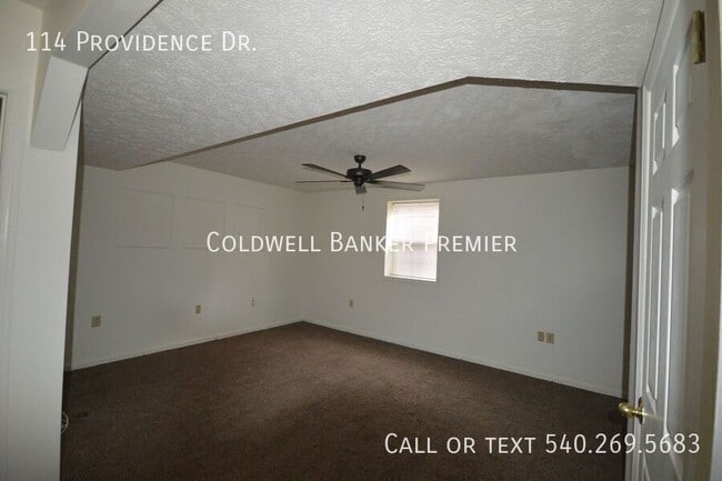 Building Photo - 114 Providence Dr