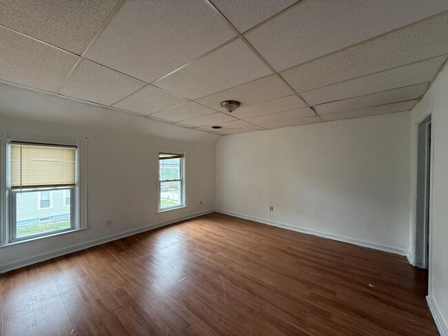 Primary Photo - 1208 City St