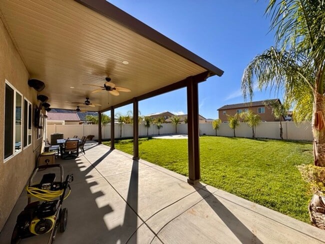 Building Photo - Stunning 4 Bedroom Cul-De-Sac Home with Loft located in Winchester!