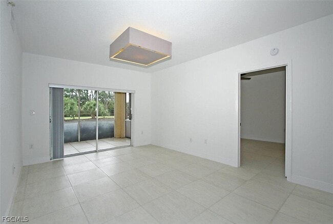 Building Photo - 6490 Aragon Way