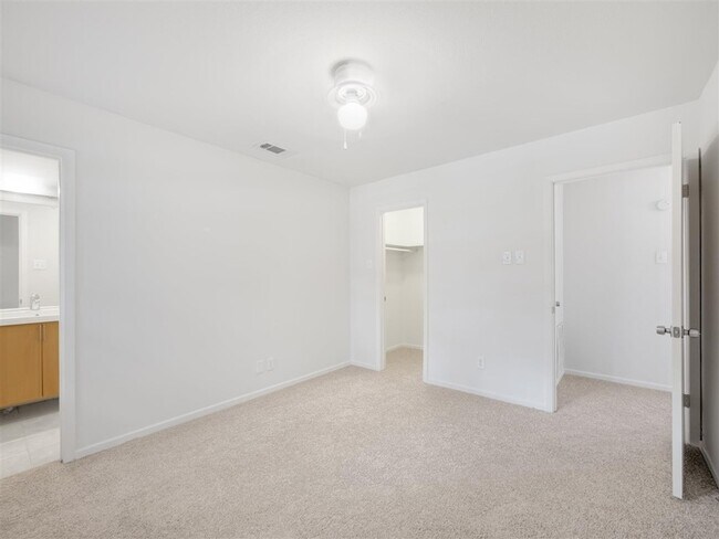 Building Photo - 7611 Woodthrush Dr