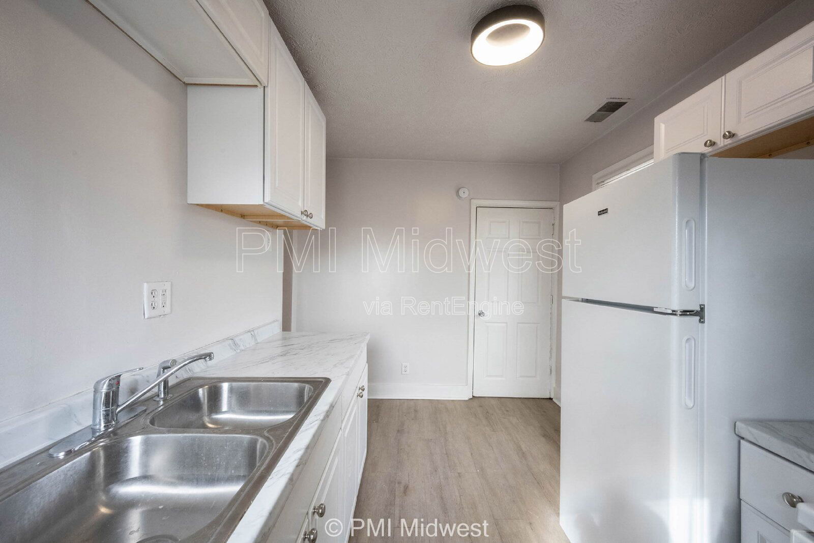 Building Photo - 2211 E New York St