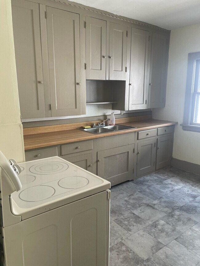 Building Photo - 853 N Howard St