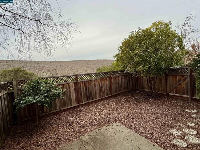 Building Photo - 321 W Meadows Ln