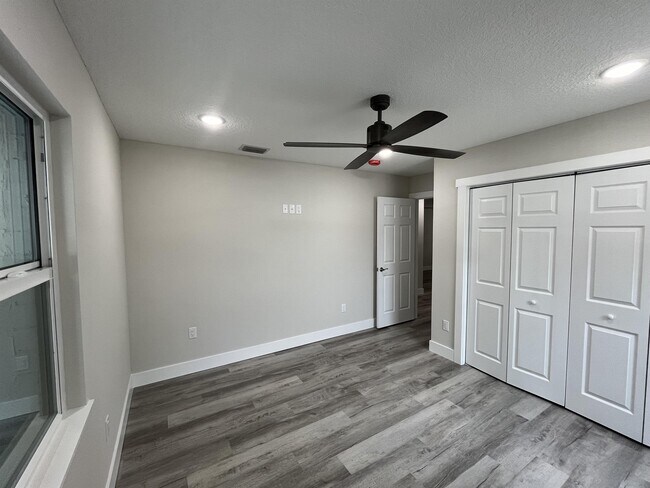 Building Photo - 119 Dixwood Ave