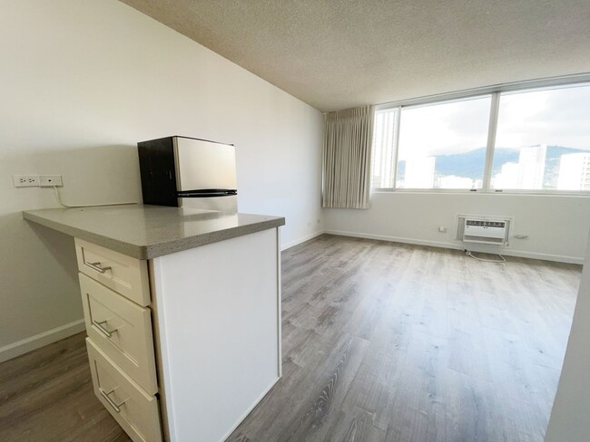 Building Photo - Kapiolani Terrace - Studio w/1 parking & n...