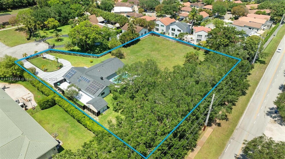 Building Photo - 5020 Hawkhurst Ave