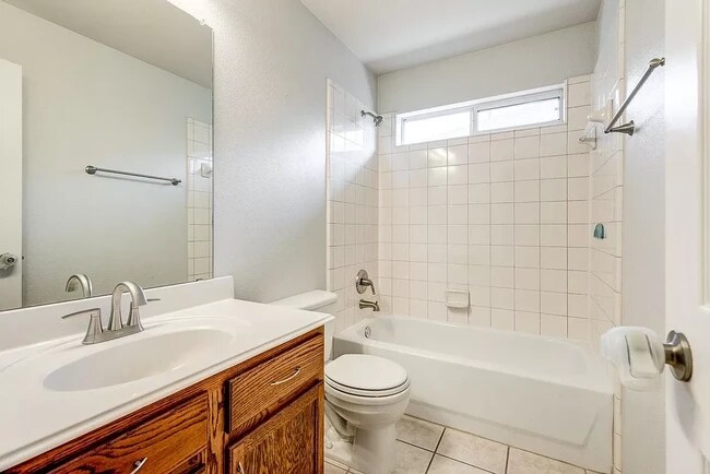 Building Photo - 4844 Grinstein Dr