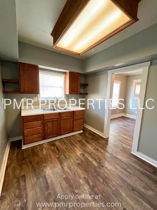 Building Photo - 2Bedroom / 1Bathroom House