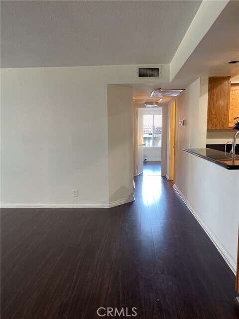 Building Photo - 95 Country Mile Rd