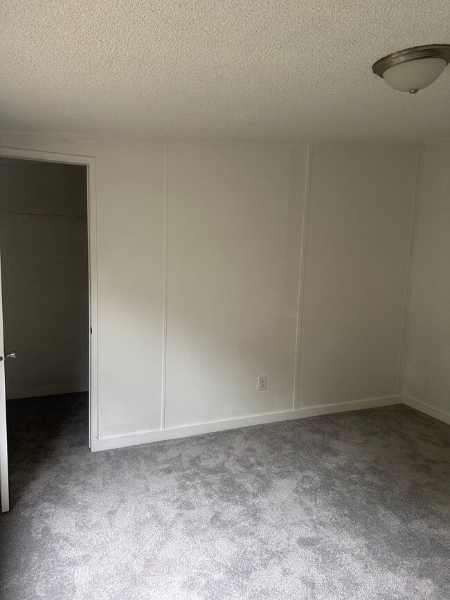 Building Photo - RENTAL HOME 3BD/2BTH
