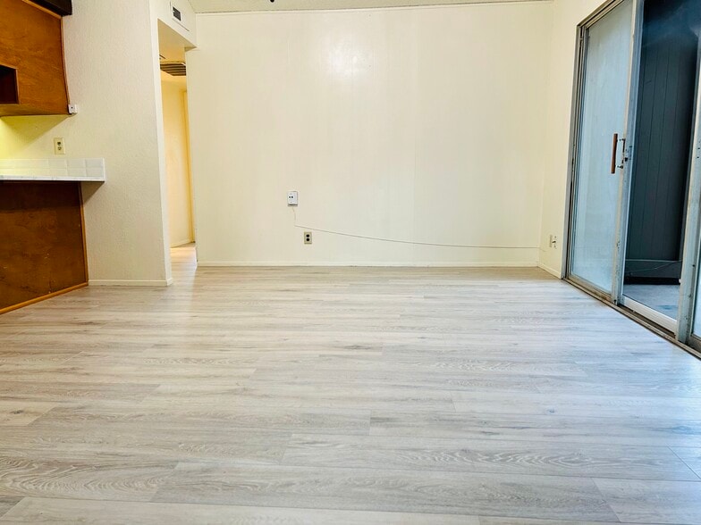 Building Photo - 2930 Lerwick Rd