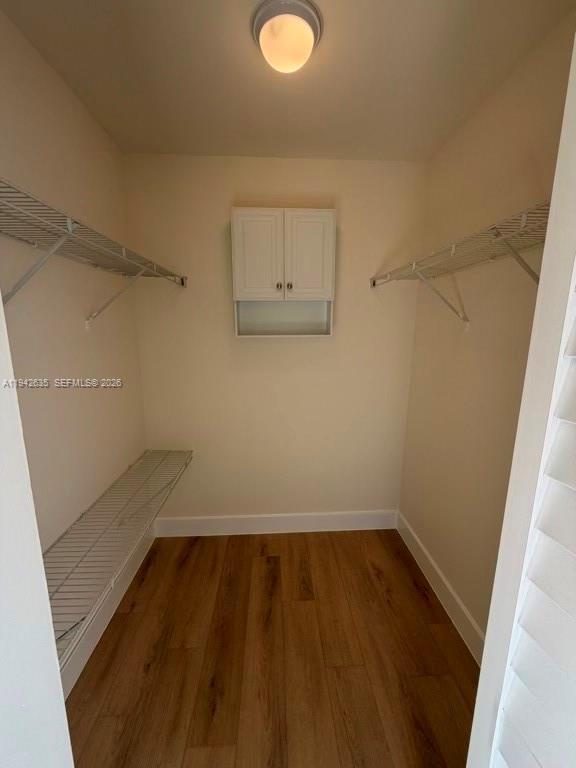 Building Photo - 10231 Fontainebleau Blvd