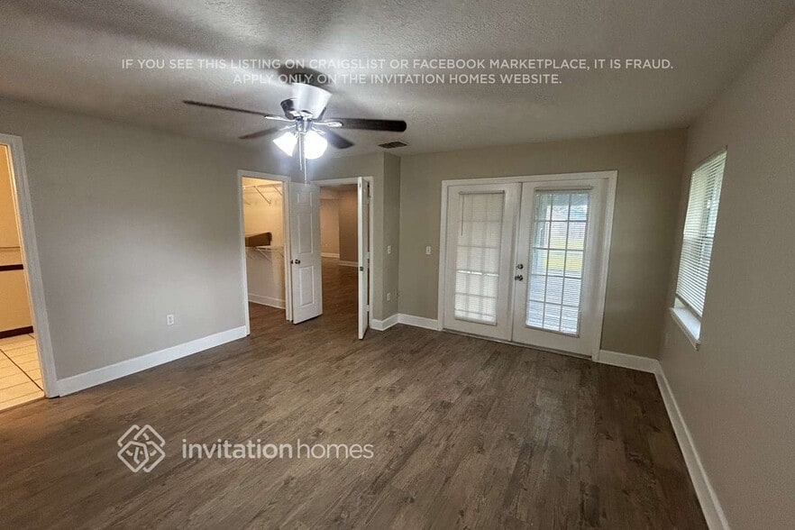Building Photo - 3236 Forestbrook Dr N