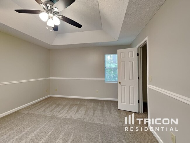 Building Photo - 327 Remington Ln