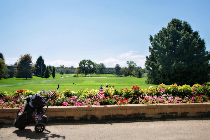 Building Photo - 615 S Alton Way