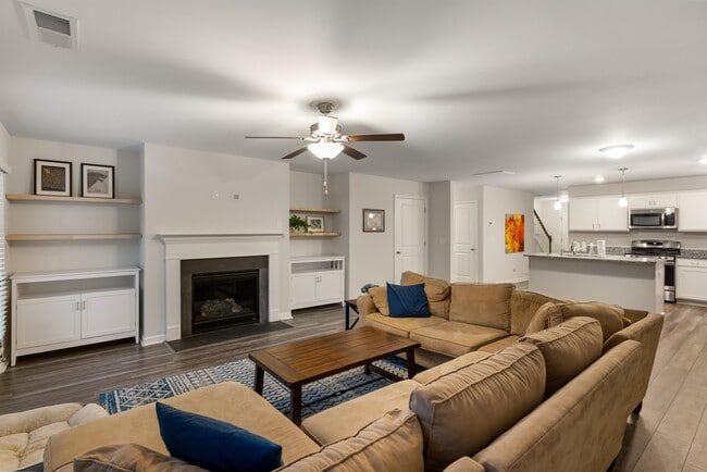 Building Photo - 305 Ollivander Ln