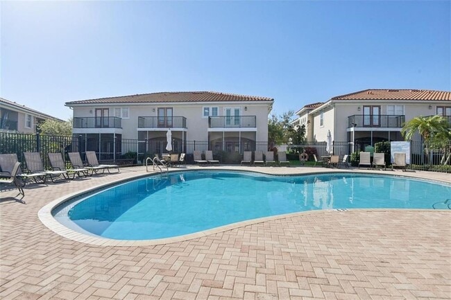 Building Photo - 300 Valencia Cir