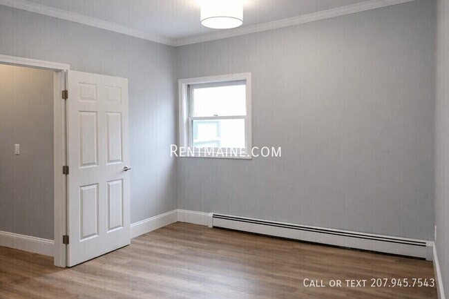 Building Photo - 15 Lloyd Ln