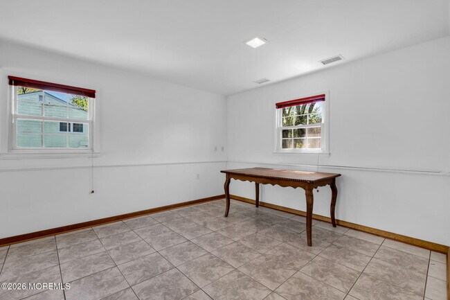 Building Photo - 1112 Wildwood Ave