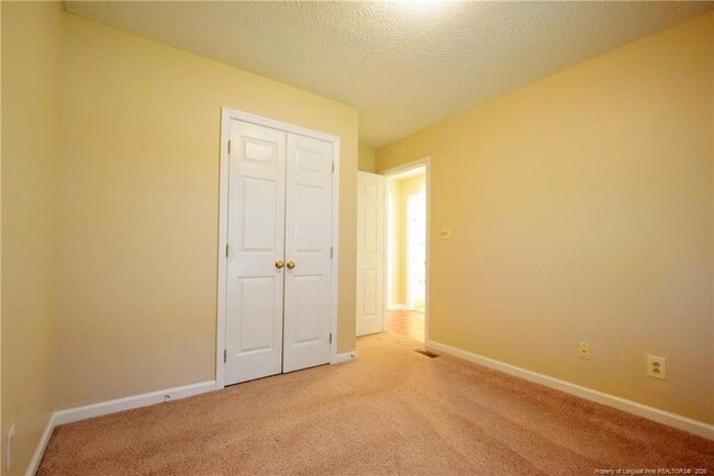Building Photo - 5050 Summer Ridge Rd
