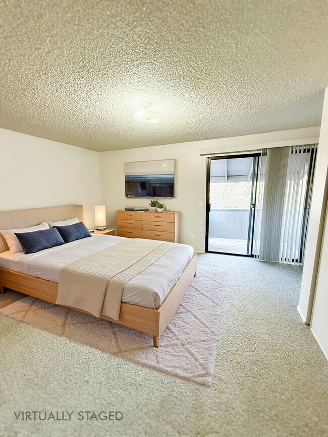 Building Photo - McKinley SW Tri-plex- 00000-MCKI-00