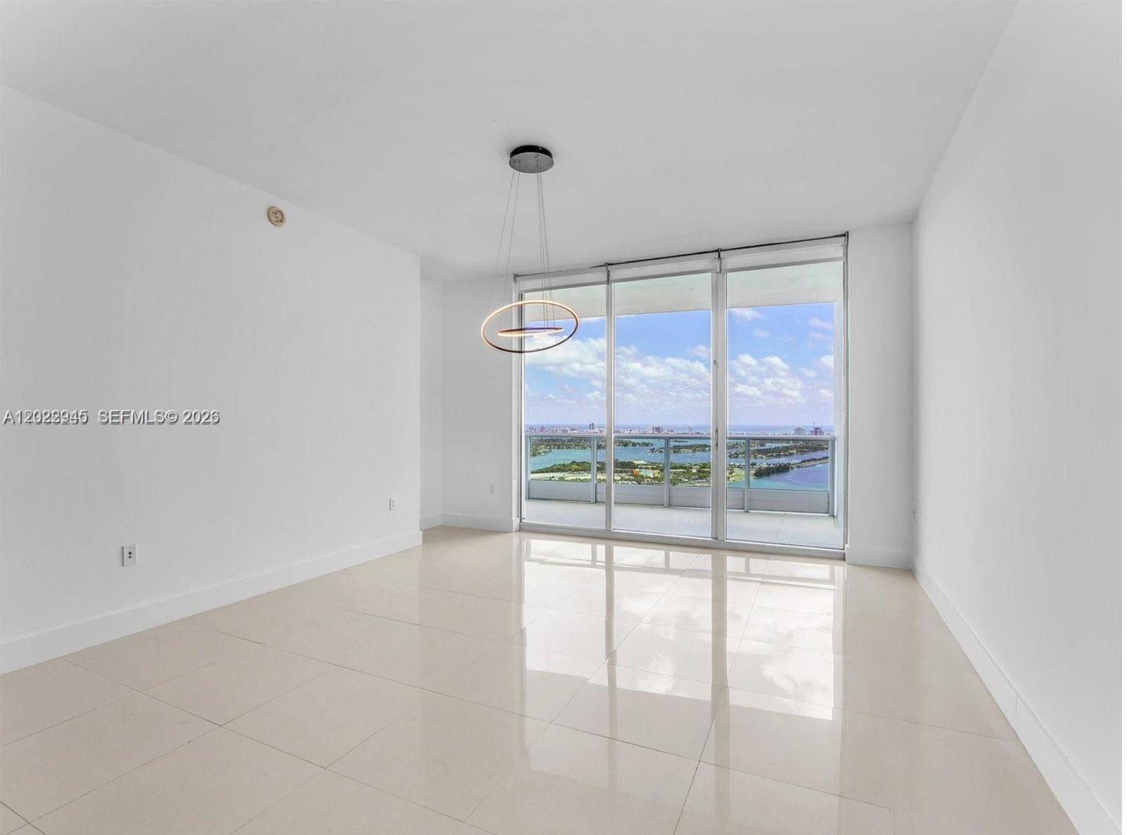 Building Photo - 900 Biscayne Blvd