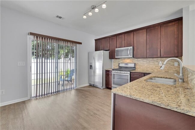 Building Photo - 13491 Spring View Dr