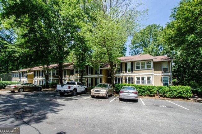 Building Photo - 5157 Roswell Rd