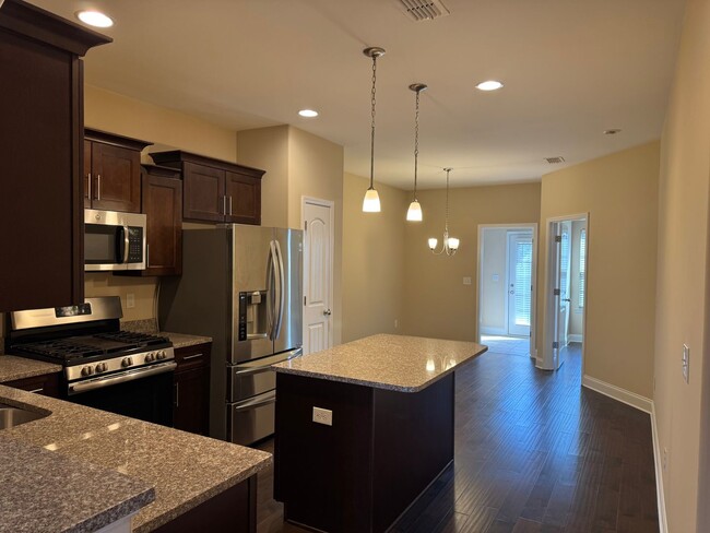 Building Photo - 3 BR Bellevue Townhome in Harpeth Park