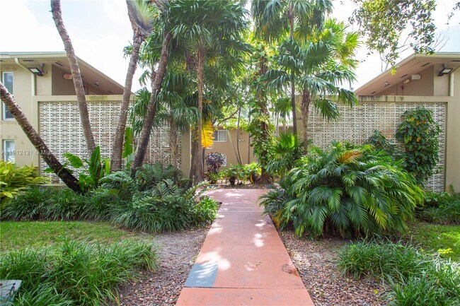 Building Photo - 6310 SW 79th St