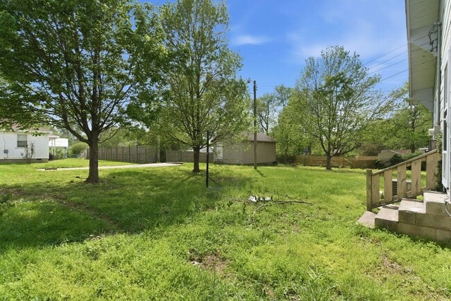 Building Photo - 3 Bedroom | 2 Bathroom | Springfield MO