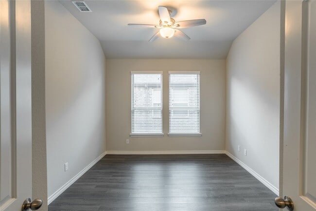 Building Photo - 1017 Lake Cypress Ln