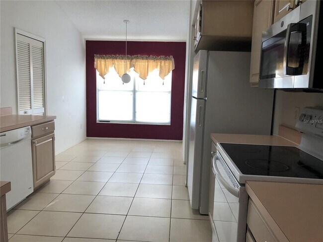 Building Photo - 2673 Chatham Cir