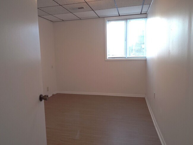 Building Photo - 700 S 4th St