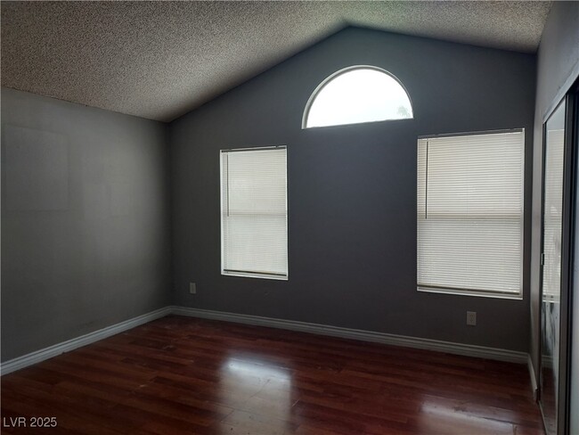 Building Photo - 1920 Turtlerock St