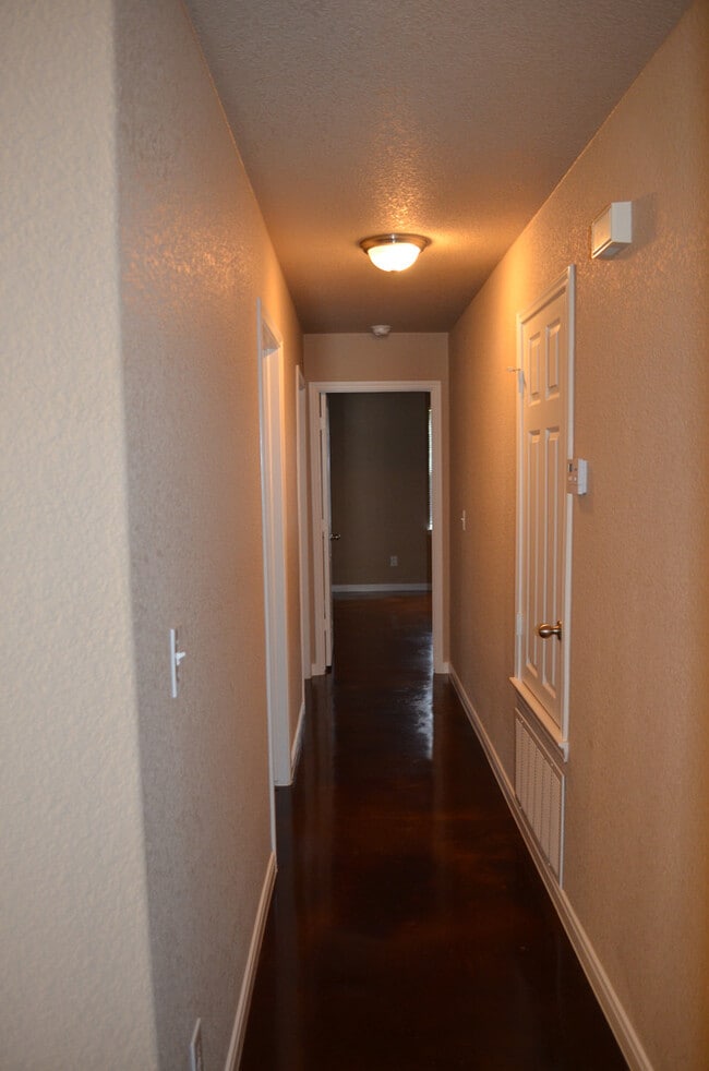 Building Photo - 1421Hopi