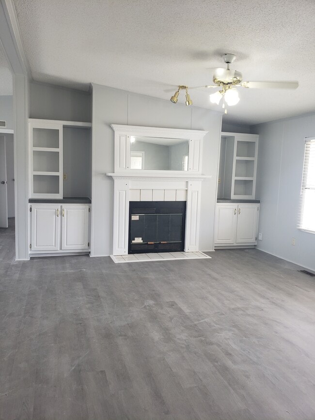 Building Photo - 2640 O'Glesby Dr