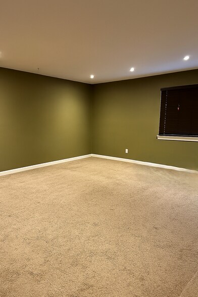 Building Photo - 7501 Hana Rd