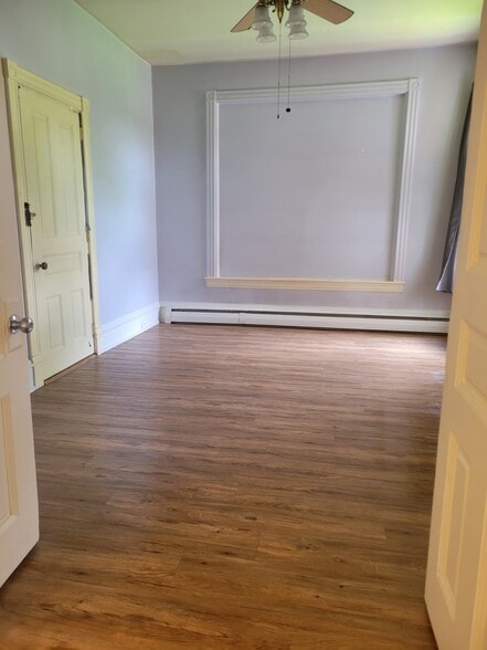 Large bedroom - 405 E Main St