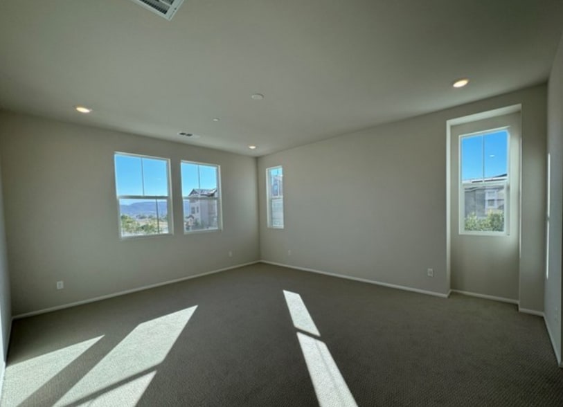 Building Photo - 40430 Melrose Dr