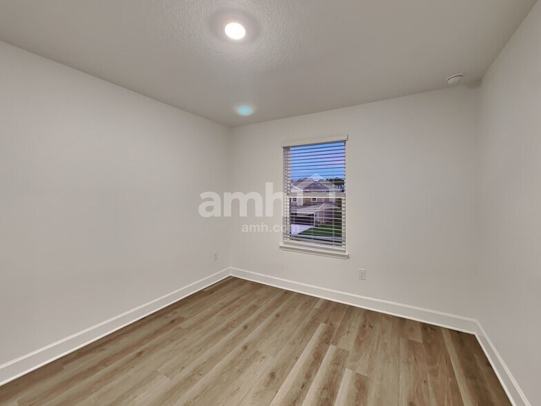 Building Photo - 37837 Dusty Saddle Ln
