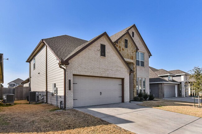 Building Photo - 6306 Golden Gate Dr