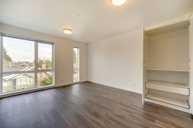 Building Photo - 2508 N 50th St