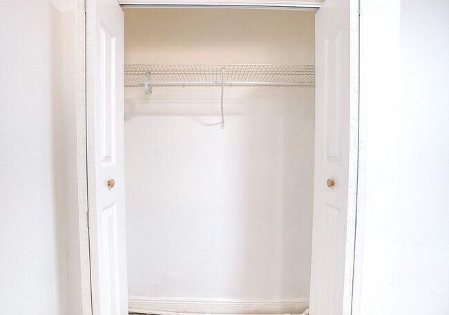 Building Photo - Charming 2 units building in Prime St. Pete Location