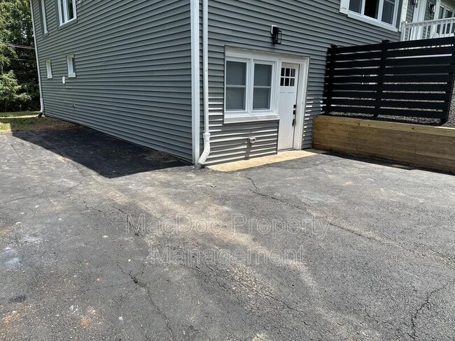 Building Photo - 12317 Metlock Rd