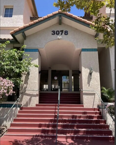 Building Photo - 3078 Broadway