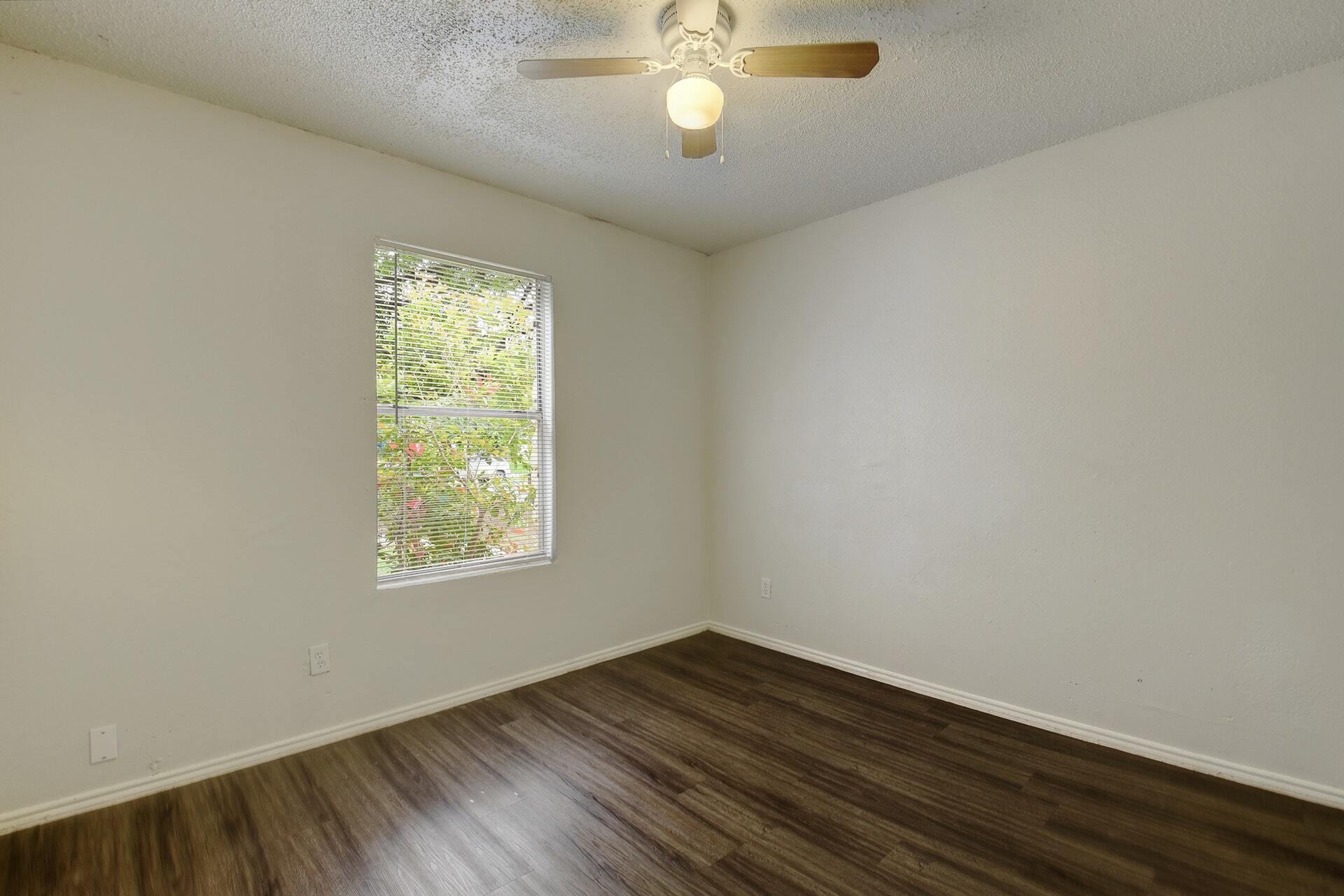 Building Photo - 5303 Spring Meadow Rd