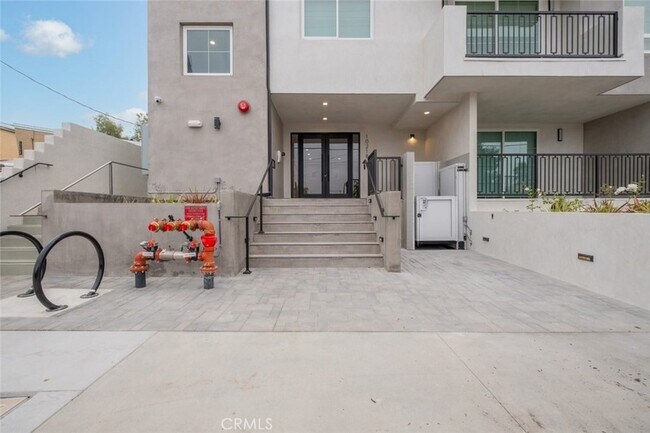Building Photo - 10218 Fernglen Ave
