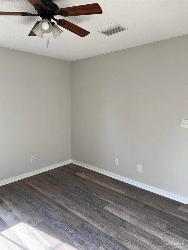Building Photo - 7228 Bogey Ln
